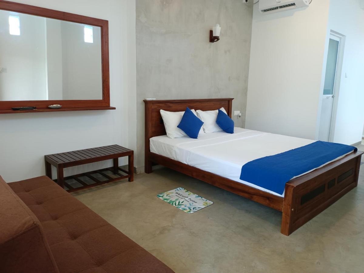 Lily Holiday Apartments Hikkaduwa Oda fotoğraf