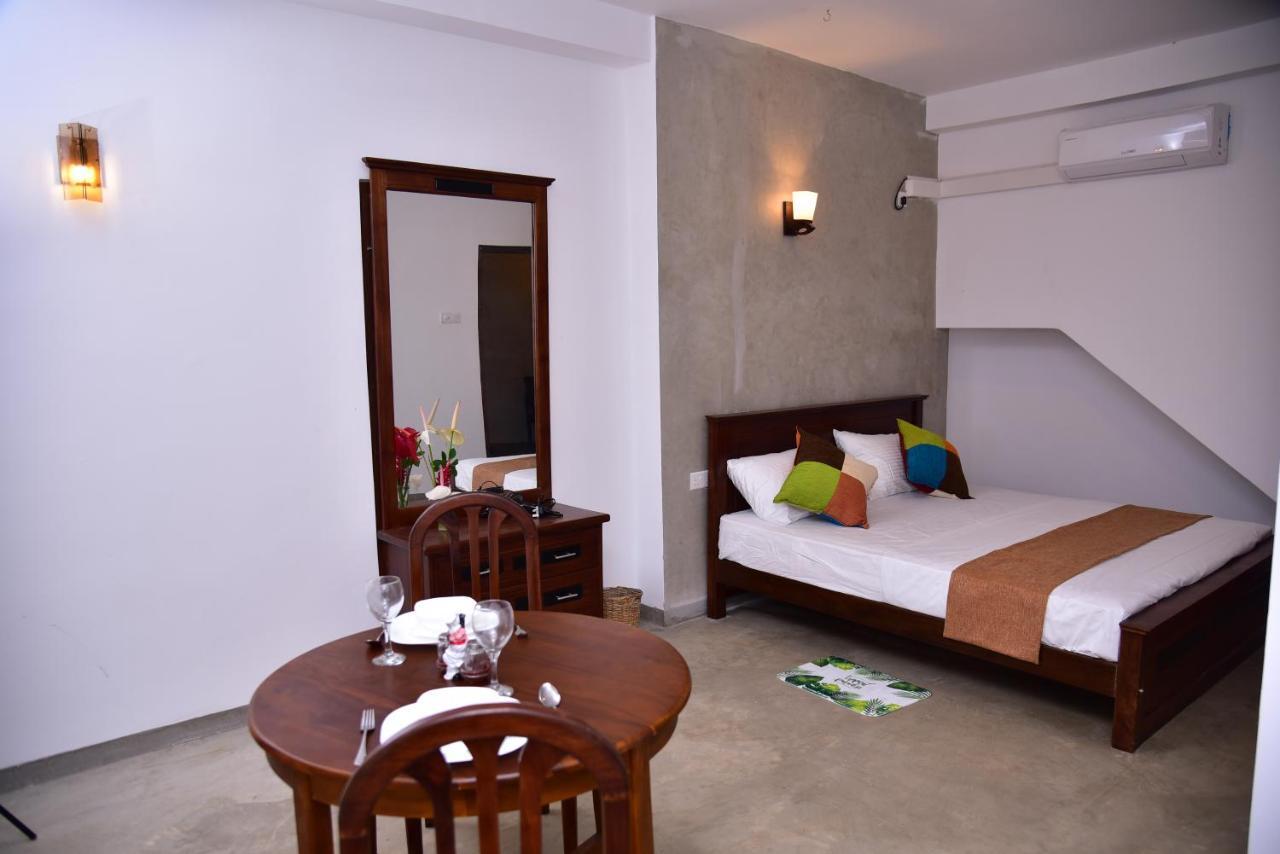 Lily Holiday Apartments Hikkaduwa Dış mekan fotoğraf